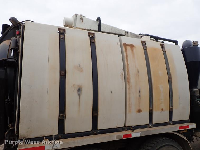 image for item DC1349 2008 Volvo VHD hydrovac truck