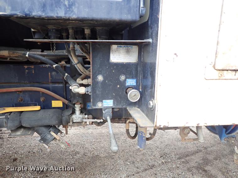 image for item DC1349 2008 Volvo VHD hydrovac truck