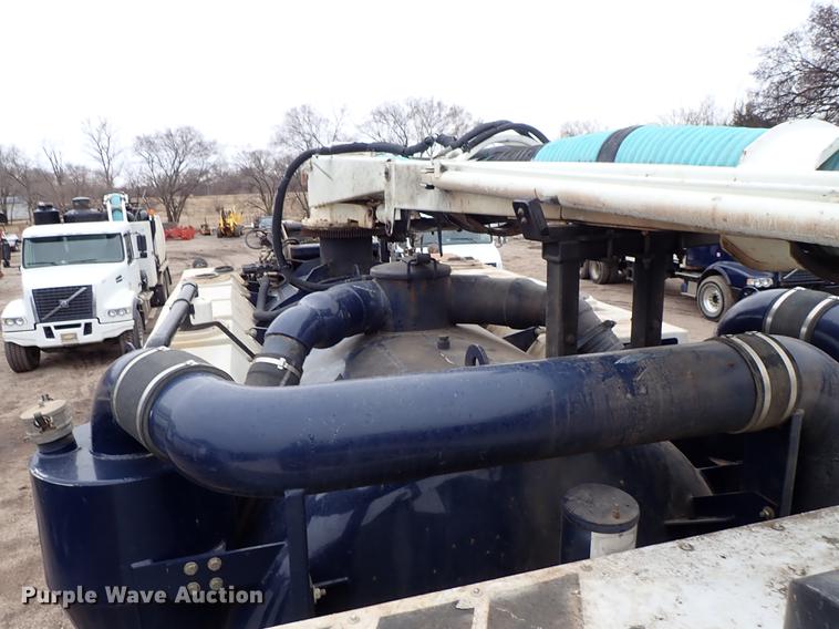 image for item DC1349 2008 Volvo VHD hydrovac truck