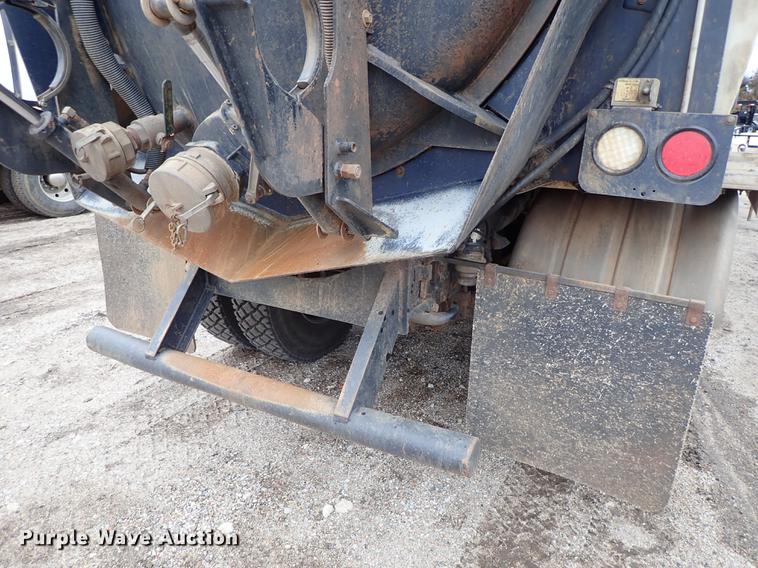 image for item DC1349 2008 Volvo VHD hydrovac truck