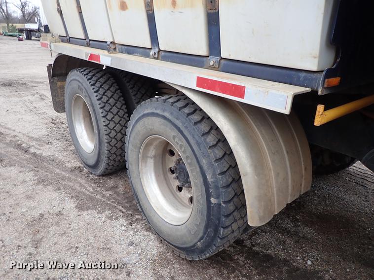 image for item DC1349 2008 Volvo VHD hydrovac truck