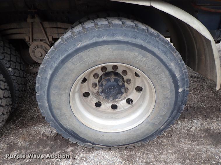 image for item DC1349 2008 Volvo VHD hydrovac truck