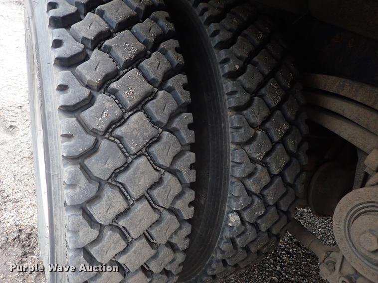 image for item DC1349 2008 Volvo VHD hydrovac truck