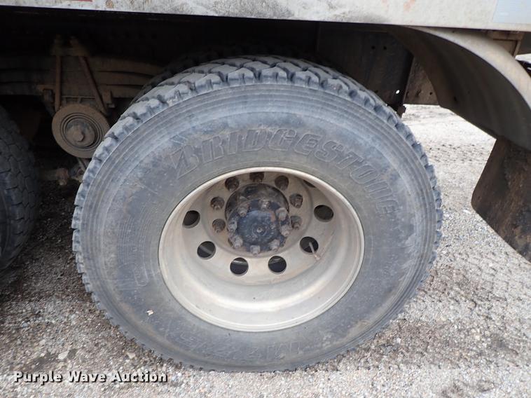 image for item DC1349 2008 Volvo VHD hydrovac truck