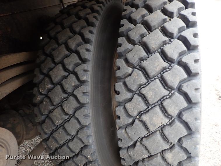 image for item DC1349 2008 Volvo VHD hydrovac truck