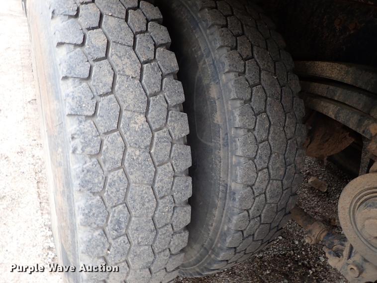 image for item DC1349 2008 Volvo VHD hydrovac truck