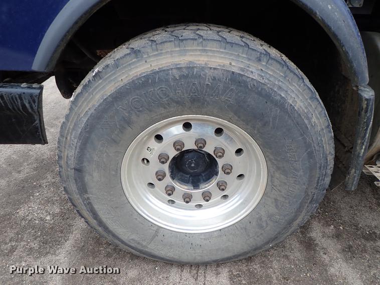 image for item DC1349 2008 Volvo VHD hydrovac truck