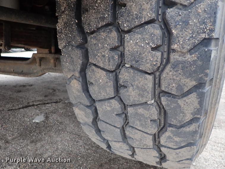 image for item DC1349 2008 Volvo VHD hydrovac truck