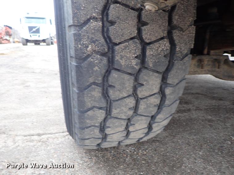 image for item DC1349 2008 Volvo VHD hydrovac truck