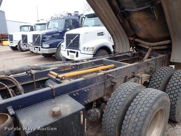 image for item DC1349 2008 Volvo VHD hydrovac truck