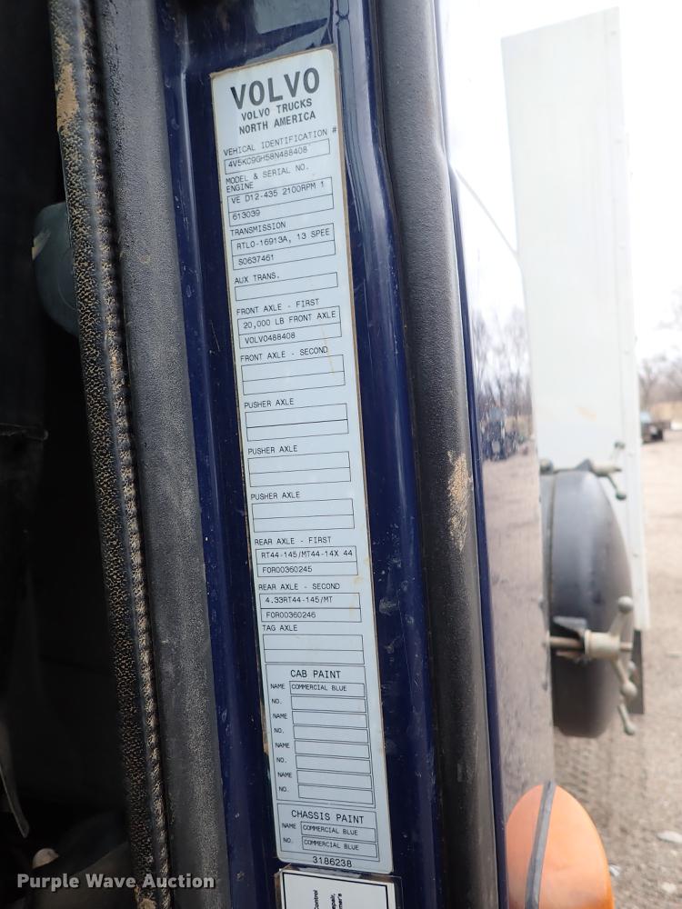 image for item DC1349 2008 Volvo VHD hydrovac truck