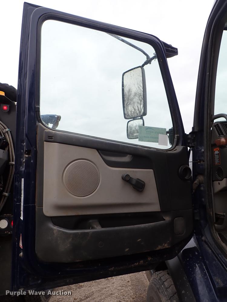 image for item DC1349 2008 Volvo VHD hydrovac truck