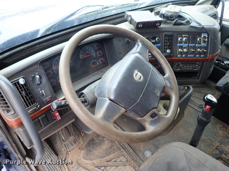 image for item DC1349 2008 Volvo VHD hydrovac truck