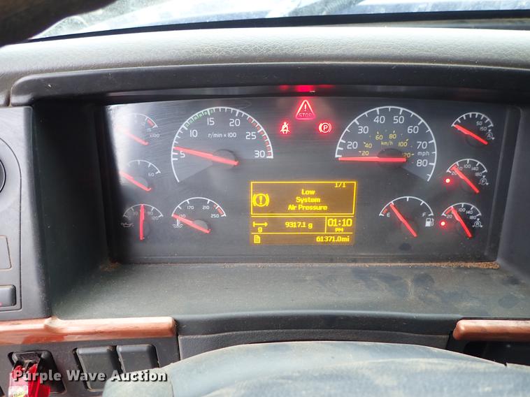 image for item DC1349 2008 Volvo VHD hydrovac truck