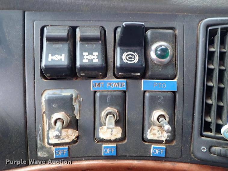 image for item DC1349 2008 Volvo VHD hydrovac truck