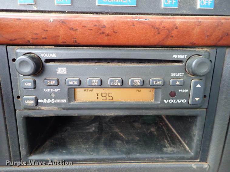 image for item DC1349 2008 Volvo VHD hydrovac truck