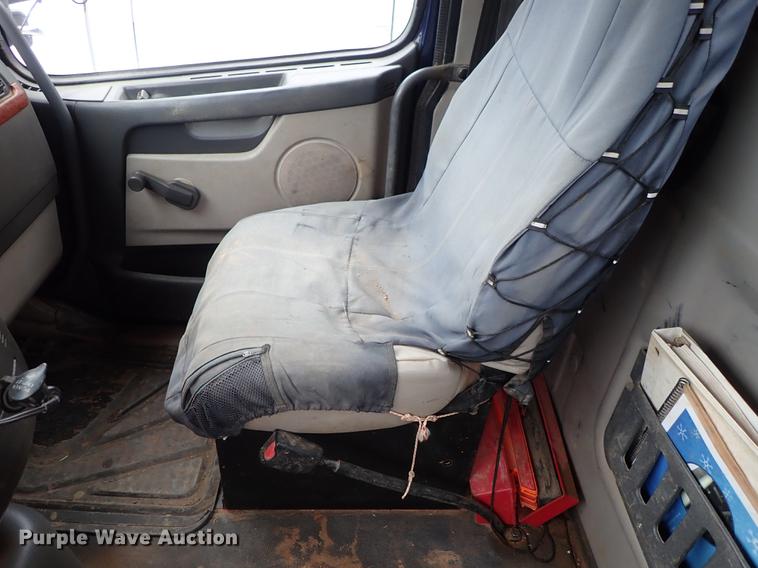 image for item DC1349 2008 Volvo VHD hydrovac truck