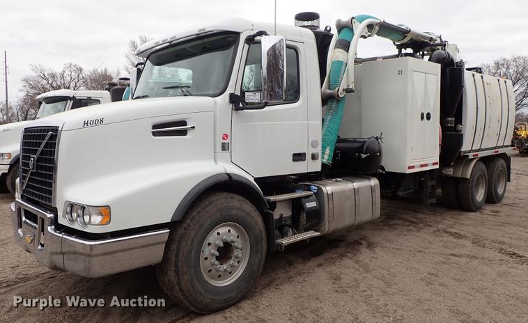 image for item DC1350 2012 Volvo VHD hydrovac truck