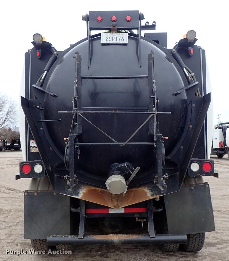 image for item DC1350 2012 Volvo VHD hydrovac truck