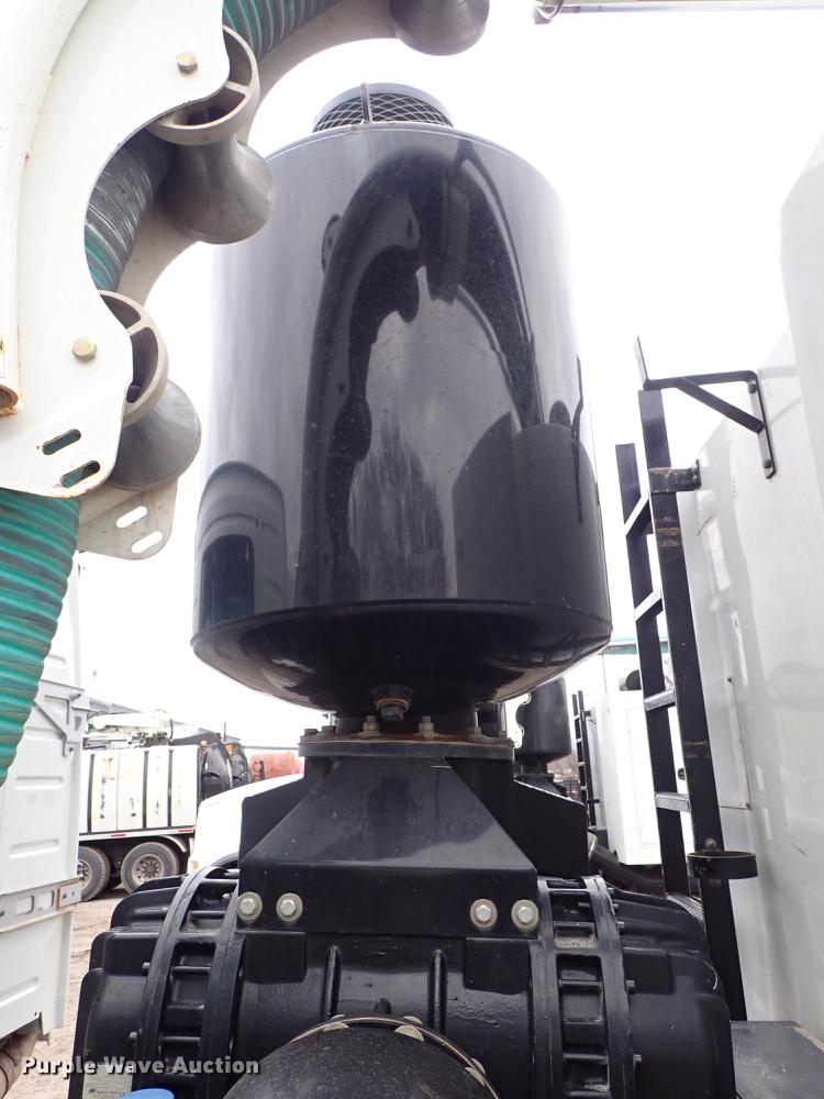 image for item DC1350 2012 Volvo VHD hydrovac truck