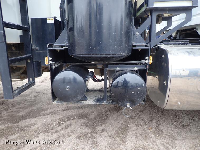 image for item DC1350 2012 Volvo VHD hydrovac truck