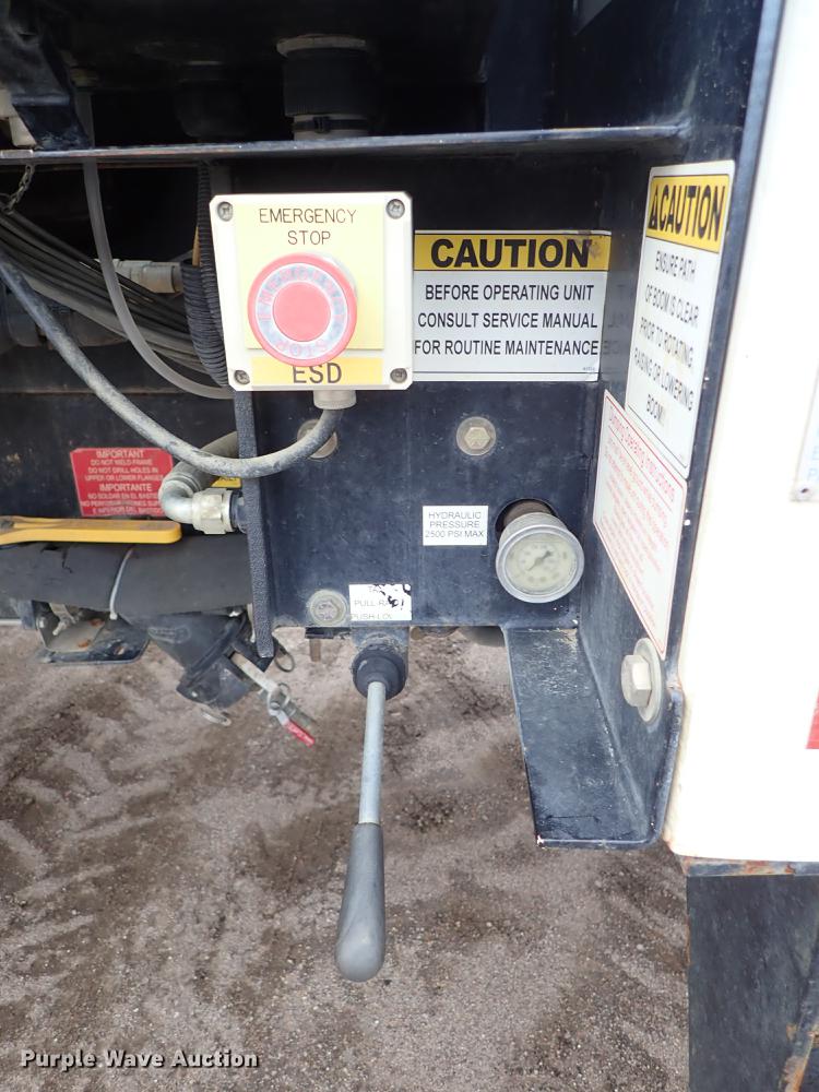 image for item DC1350 2012 Volvo VHD hydrovac truck