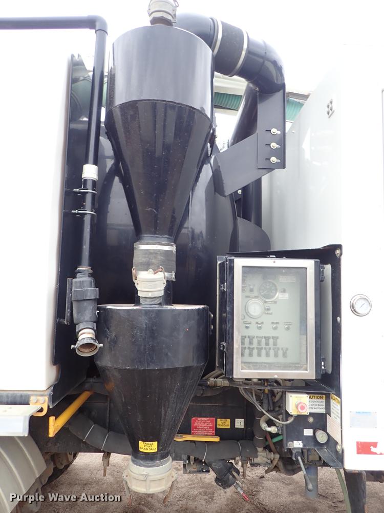 image for item DC1350 2012 Volvo VHD hydrovac truck