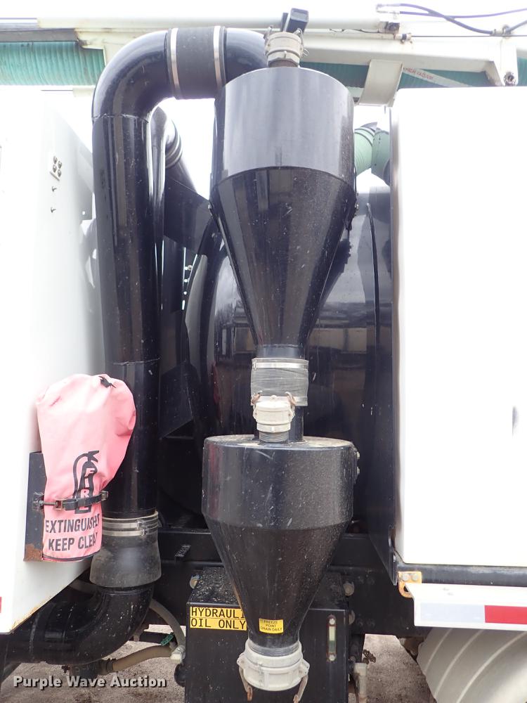 image for item DC1350 2012 Volvo VHD hydrovac truck