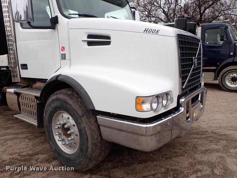 image for item DC1350 2012 Volvo VHD hydrovac truck