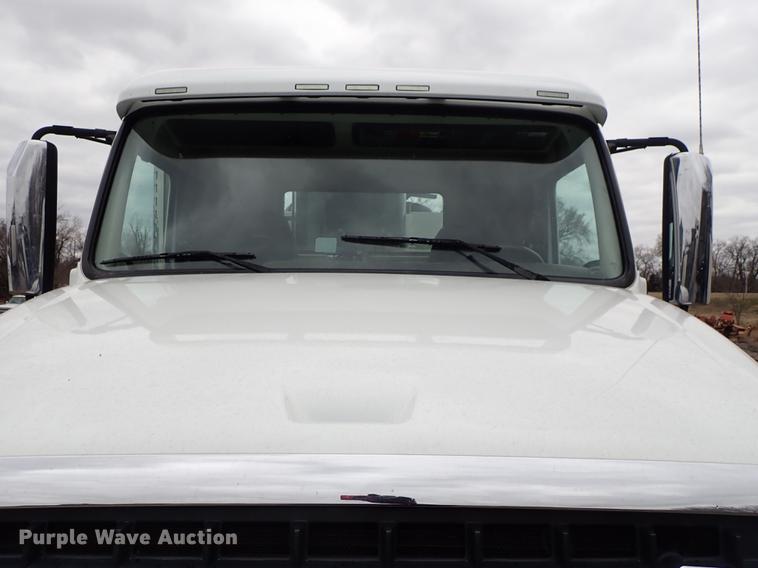 image for item DC1350 2012 Volvo VHD hydrovac truck