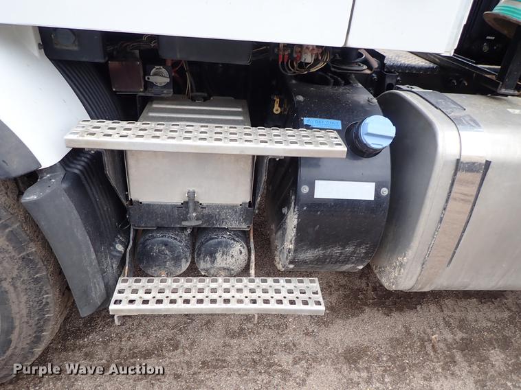 image for item DC1350 2012 Volvo VHD hydrovac truck