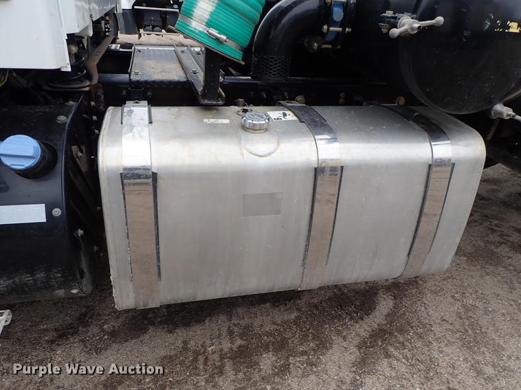 image for item DC1350 2012 Volvo VHD hydrovac truck