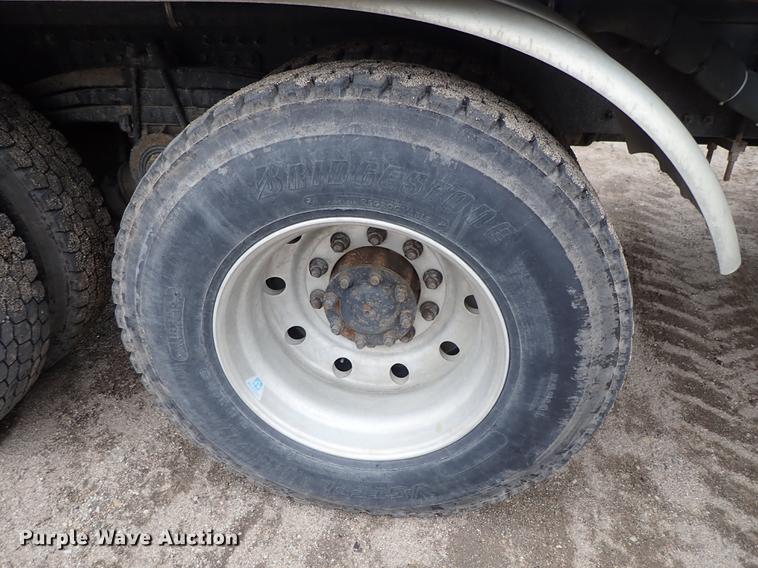 image for item DC1350 2012 Volvo VHD hydrovac truck