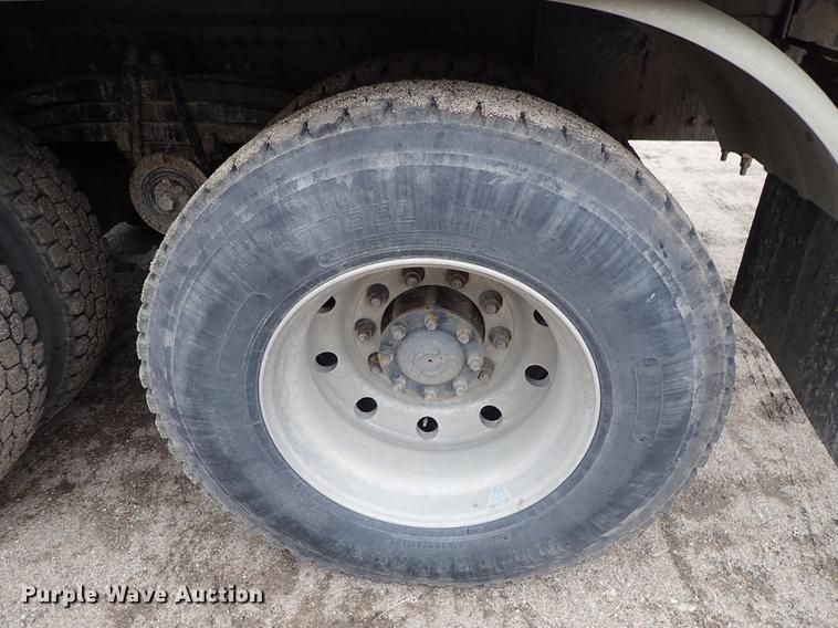 image for item DC1350 2012 Volvo VHD hydrovac truck