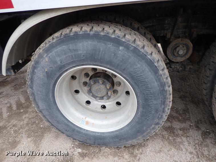 image for item DC1350 2012 Volvo VHD hydrovac truck