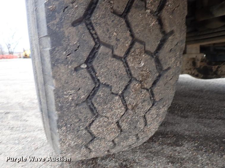 image for item DC1350 2012 Volvo VHD hydrovac truck