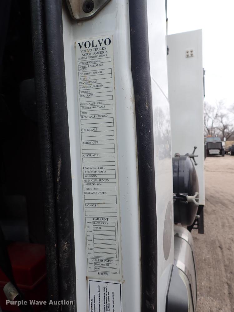 image for item DC1350 2012 Volvo VHD hydrovac truck