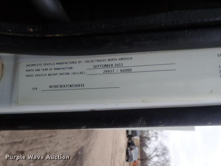 image for item DC1350 2012 Volvo VHD hydrovac truck