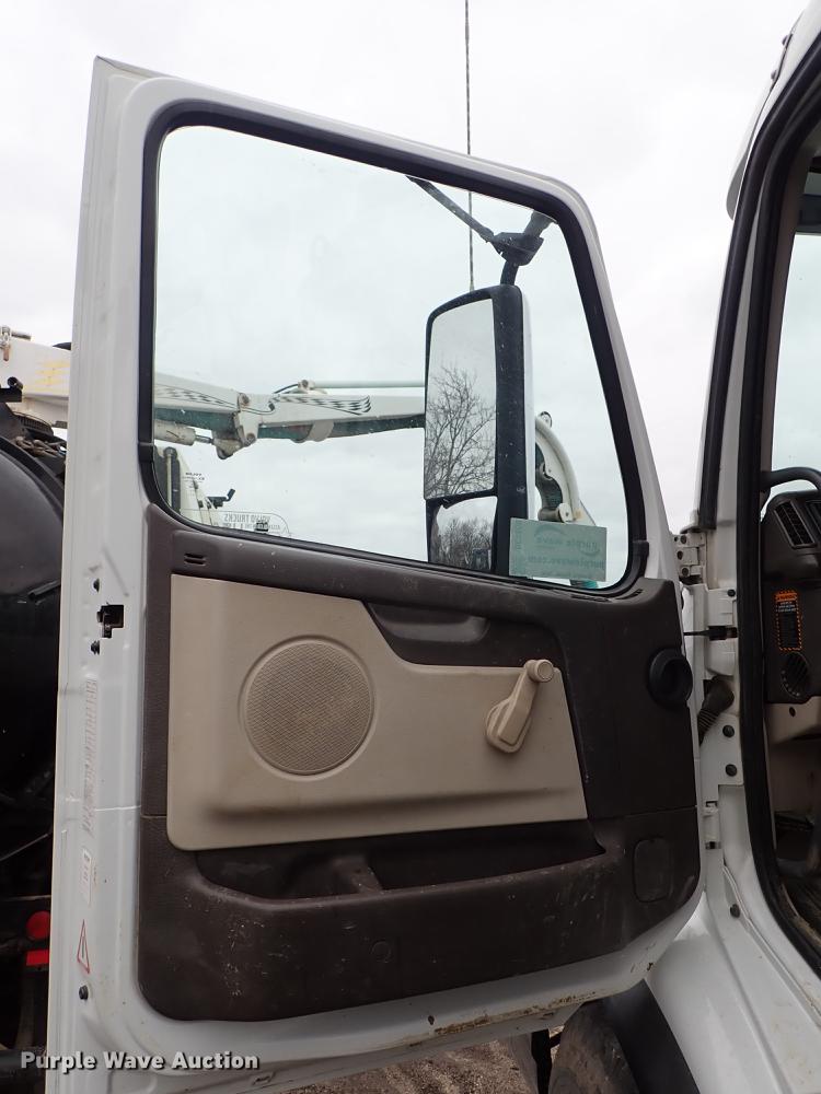 image for item DC1350 2012 Volvo VHD hydrovac truck