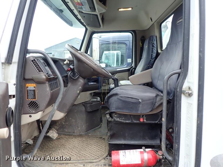 image for item DC1350 2012 Volvo VHD hydrovac truck