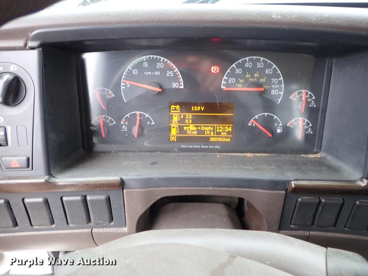 image for item DC1350 2012 Volvo VHD hydrovac truck