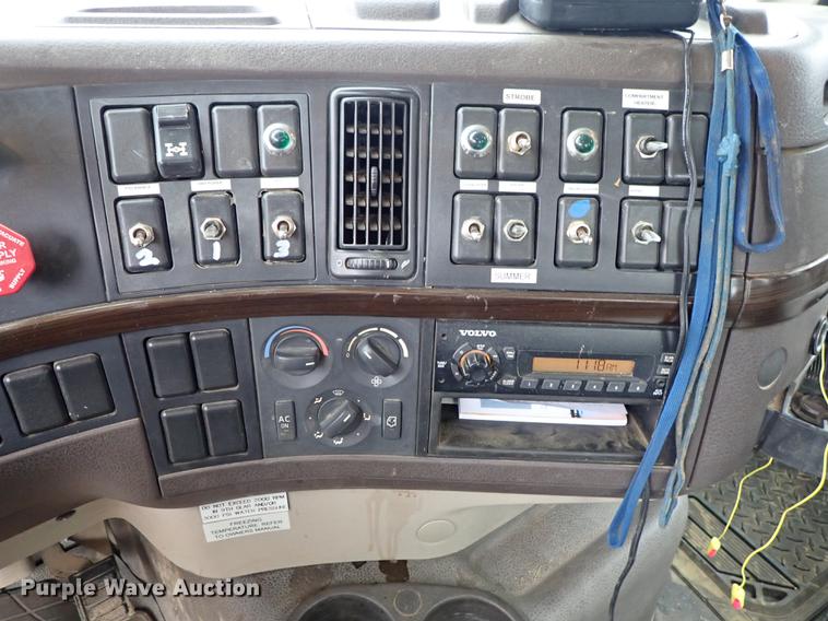 image for item DC1350 2012 Volvo VHD hydrovac truck