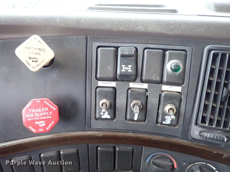 image for item DC1350 2012 Volvo VHD hydrovac truck