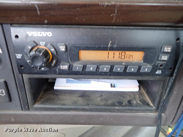 image for item DC1350 2012 Volvo VHD hydrovac truck