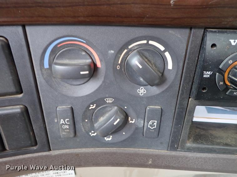 image for item DC1350 2012 Volvo VHD hydrovac truck