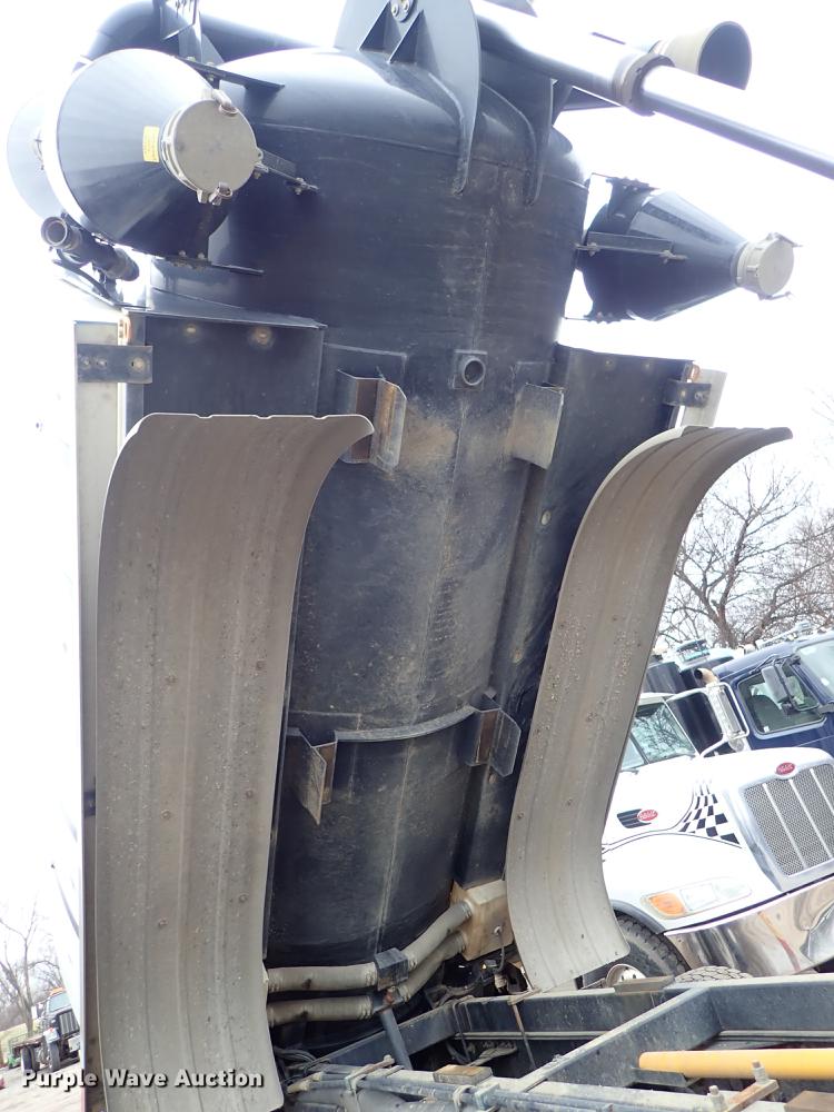 image for item DC1350 2012 Volvo VHD hydrovac truck