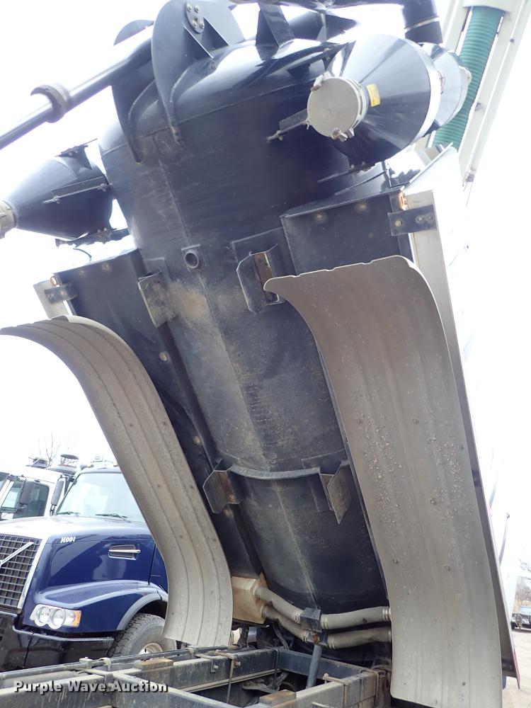 image for item DC1350 2012 Volvo VHD hydrovac truck