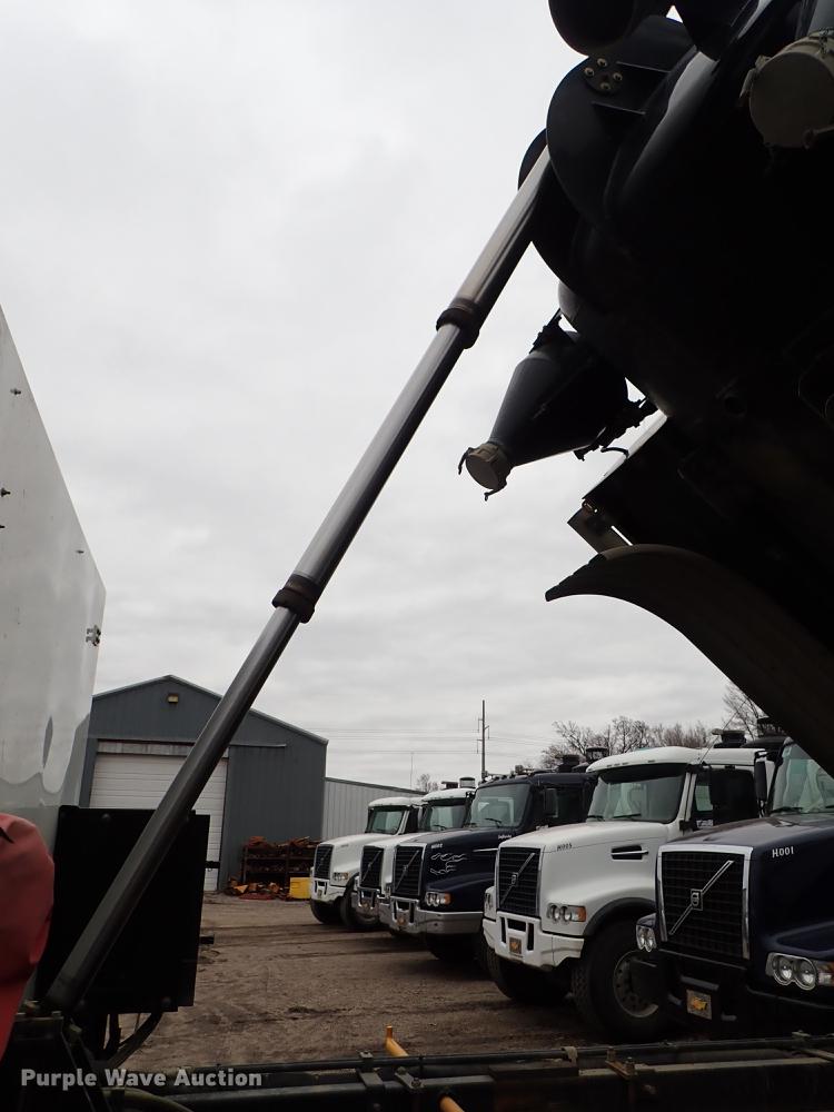 image for item DC1350 2012 Volvo VHD hydrovac truck