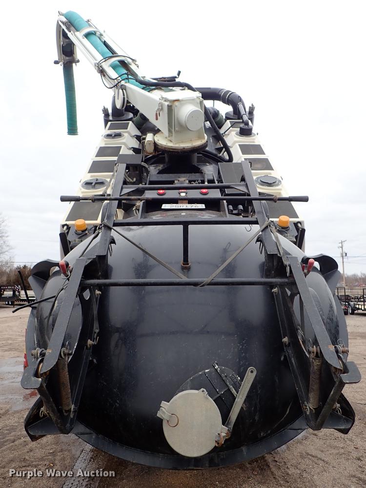 image for item DC1350 2012 Volvo VHD hydrovac truck