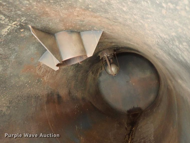 image for item DC1350 2012 Volvo VHD hydrovac truck